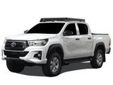 Front Runner Slimline II Low Profile Roof Rack Kit voor Toyota Hilux Double Cab (16-26)