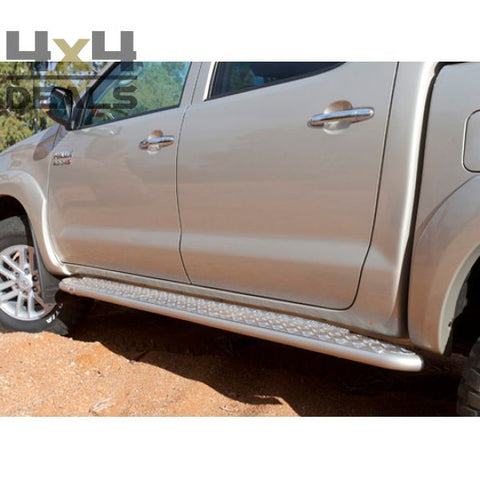 ARB side protection steps voor Toyota Hilux (11-15) | ARB side protection steps pour Toyota Hilux (11-15)